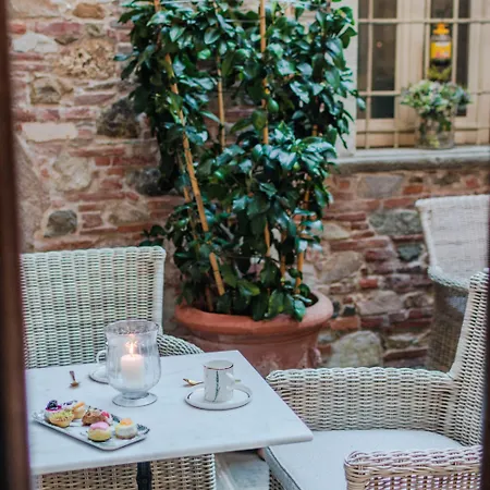 Heritage Retreat Hotel *